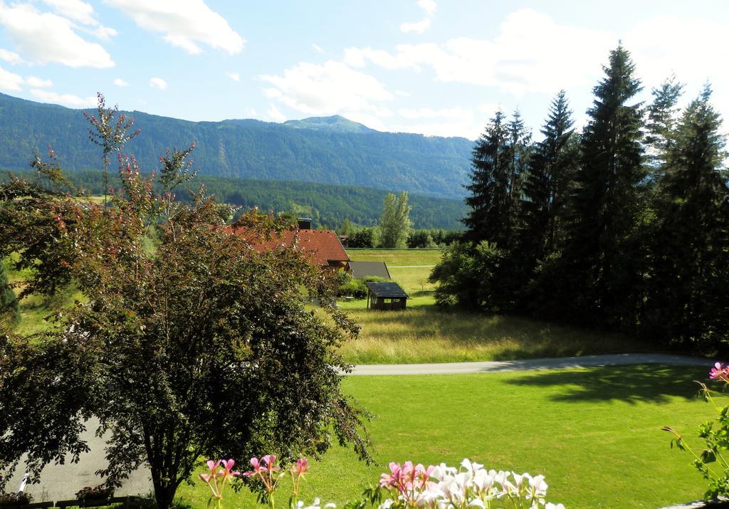 Ferienhaus Bella Vista Presseggersee Luaran gambar